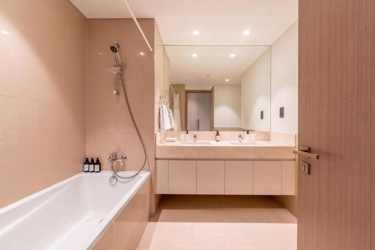 Lux 2br In Downtown Dxb * Dubai