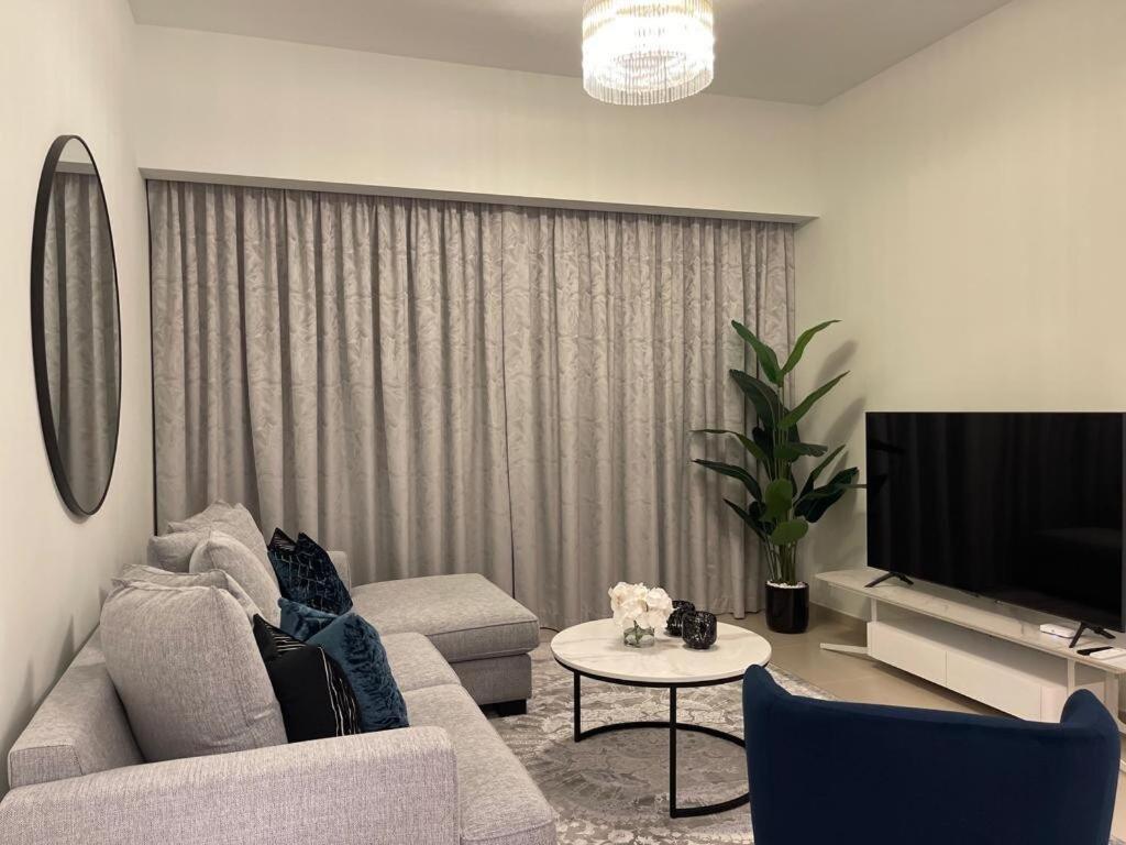 Lux 2br In Downtown Dxb Apartment *